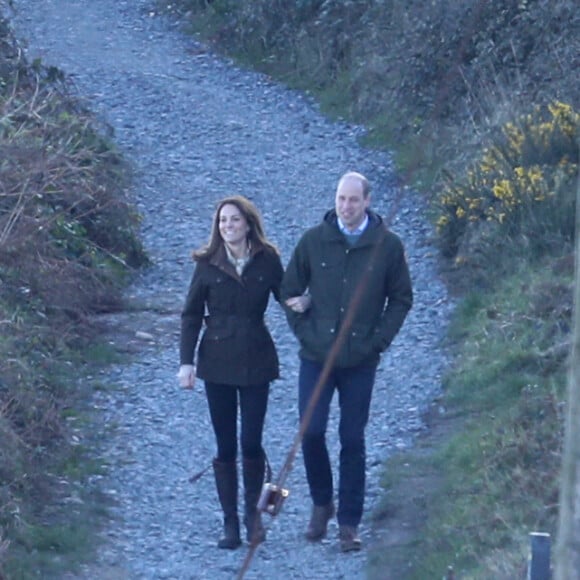 Le prince William et Kate Middleton lors d'une randonnée sur Howth Cliff, un sentier avec une vue imprenable sur la mer d'Irlande le 4 mars 2020.