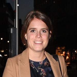 Exclusive - La princesse Eugenie d'York arrive très souriante à un évènement dans le quartier de Mayfair à Londres, le 8 octobre 2019