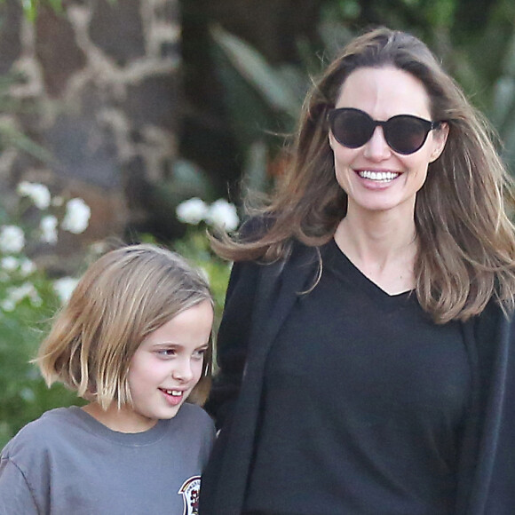 Exclusif - Angelina Jolie emmène sa fille Vivienne à son cours de karaté à Los Angeles le 15 octobre 2018.