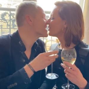 La mère d'Iris Mittenaere, Laurence Druart, dévoile ses alliance sur Instagram le 22 novembre 2019.