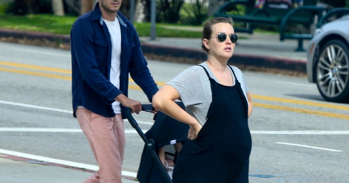 Leighton Meester Enceinte Elle Affiche Son Ventre Deja Bien Rond Purepeople