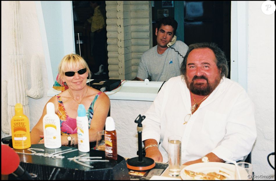 Archives - Richard Anthony et sa compagne à Saint-Tropez en 1997 
  