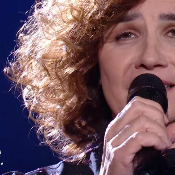 Nataly lors de l'épreuve des K.O dans "The Voice" - Talent de Lara Fabian. Émission du samedi 18 avril 2020, TF1