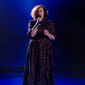 Nataly lors de l'épreuve des K.O dans "The Voice" - Talent de Lara Fabian. Émission du samedi 18 avril 2020, TF1