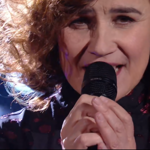 Nataly lors de l'épreuve des K.O dans "The Voice" - Talent de Lara Fabian. Émission du samedi 18 avril 2020, TF1