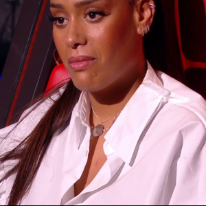 Amel Bent lors de l'épreuve des K.O dans "The Voice". Émission du samedi 18 avril 2020, TF1