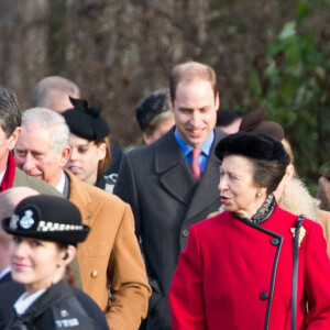 Le prince Charles, prince de Galles, la princesse Anne, Autumn Phillips, Peter Phillips, le prince Philip, duc d'Edimbourg, Tim Laurence, le prince William, le duc de Cambridge, Catherine Kate Middleton, la duchesse de Cambridge enceinte et le prince Harry - La reine, accompagnée des membres de la famille royale anglaise, assiste à la messe de Noël à Sandringham, le 25 décembre 2014.