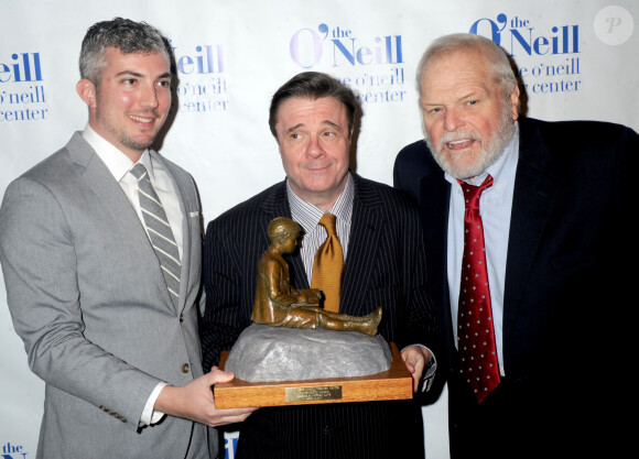 Preston Whiteway, Nathan Lane et Brian Dennehy aux Monte Cristo Awards à New York, en 2005. 