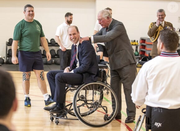 Le prince William, duc de Cambridge, le prince Charles, prince de Galles - Visite au centre de réadaptation médicale de la défense Stanford Hall, Loughborough, le 11 février 2020 où ils ont rencontré des patients et du personnel et ont visité le gymnase et atelier de prothèse.