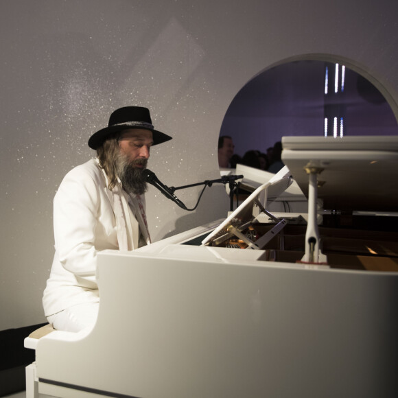 Sébastien Tellier - Photocall du défilé de la collection Croisière Chanel 2018/2019 au Grand Palais à Paris, France, le 3 mai 2018. © Olivier Borde/Bestimage