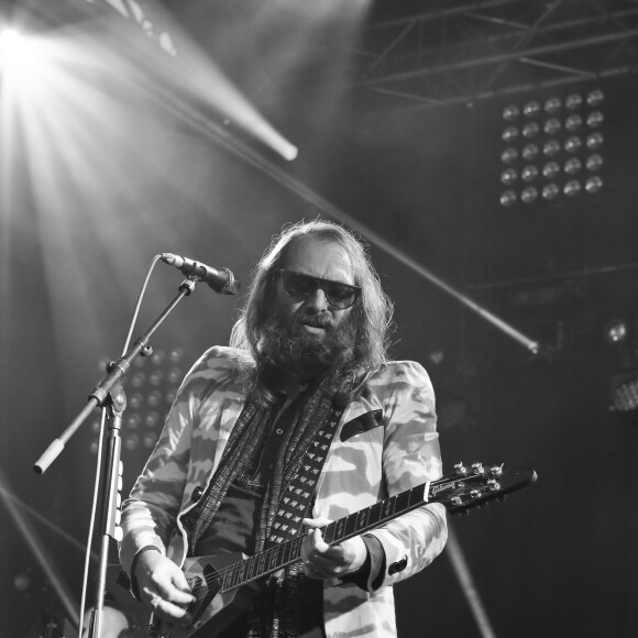 Sebastien Tellier sur la scène de "La Voix du rock" organisé par la ville de Tourcoing, le 15 juin 2013.