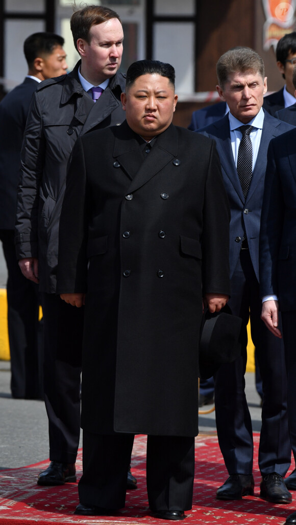 Kim Jong-un assiste à une parade militaire à Vladivostok, le 25 avril 2019.