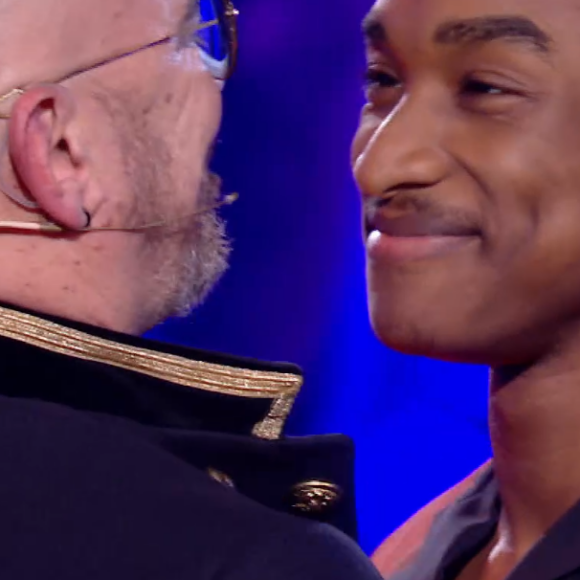 Abi lors de l'épreuve des K.O dans "The Voice 2020" - Talent de Pascal Obispo. Émission du samedi 25 avril 2020, TF1