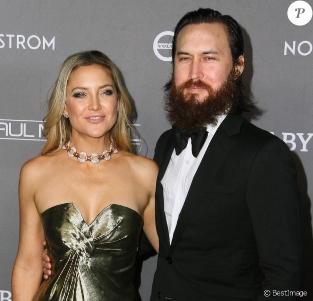 Kate Hudson et son compagnon Danny Fujikawa - Photocall de la soirée de gala The 2019 Baby2Baby à 3Labs, Culver City, Los Angeles, le 9 novembre 2019.