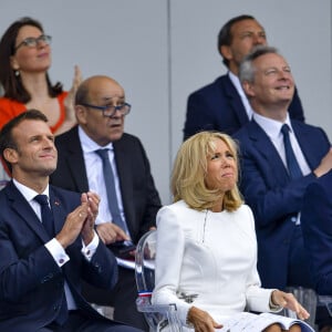 Emmanuel Macron, président de la République Française, et la Première dame Brigitte Macron lors du 139ème défilé militaire du 14 juillet sur les Champs-Elysées, jour de la Fête Nationale. Paris, le 14 juillet 2019. © Lemouton-Gorassini-Perusseau/Bestimage