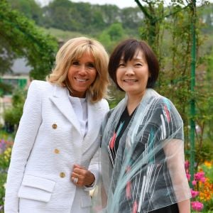 Brigitte Macron et Akie Abe, femme du premier ministre du Japon - Visite de Giverny. Le 23 avril 2019 © Christian Liewig / Pool / Bestimage