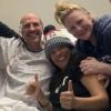 Sam Lloyd à l'hôpital, entouré de ses proches.
