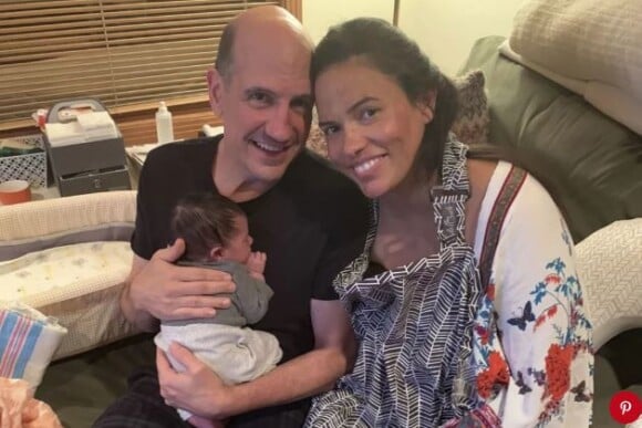 Sam Lloyd avec sa femme Vanessa et leur bébé.