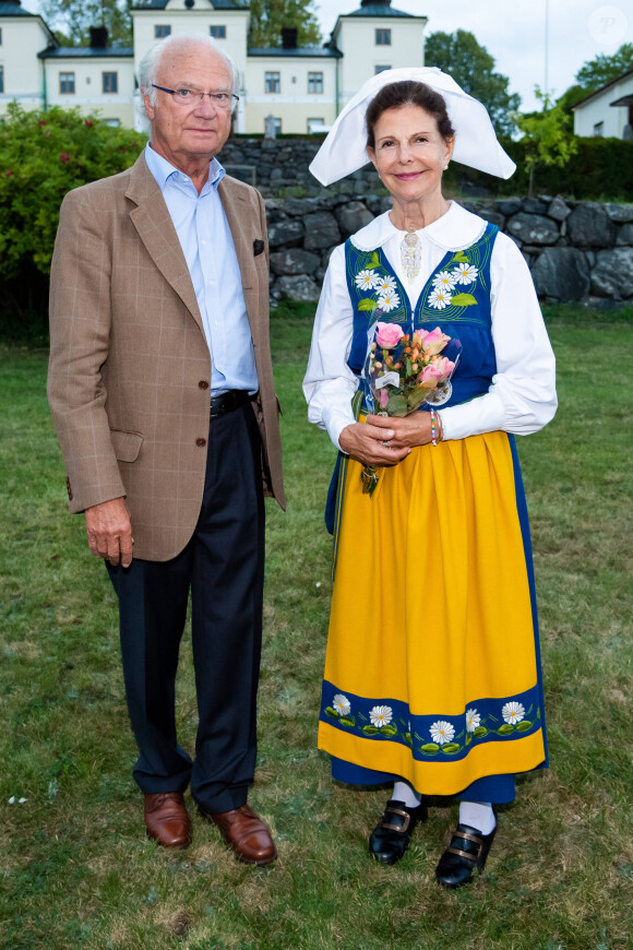Le roi Carl XVI Gustaf de Suède et la reine Silvia lors du festival "World Music & Food Stenhammar" à Flen en Suède, le 1er septembre 2019.