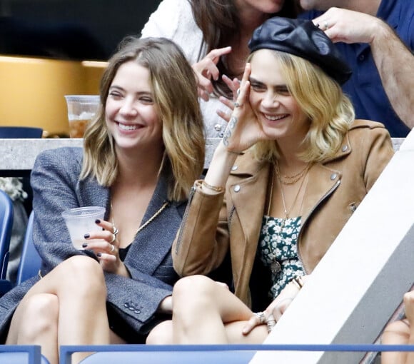 Cara Delevingne et sa compagne Ashley Benson - Dans les tribunes de la finale femmes du tournoi de tennis de l'US Open 2019 à New York le 7 septembre 2019.