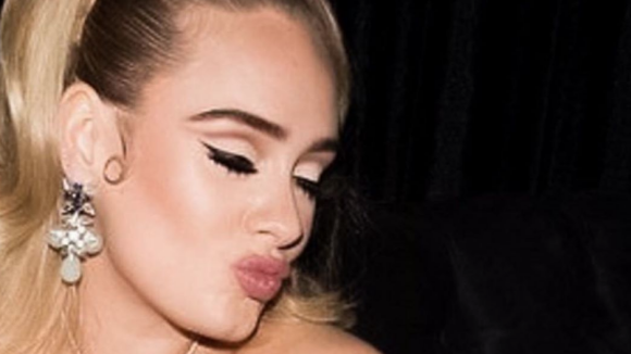 Adele : Pourquoi son visage est-il si différent depuis sa perte de poids ?