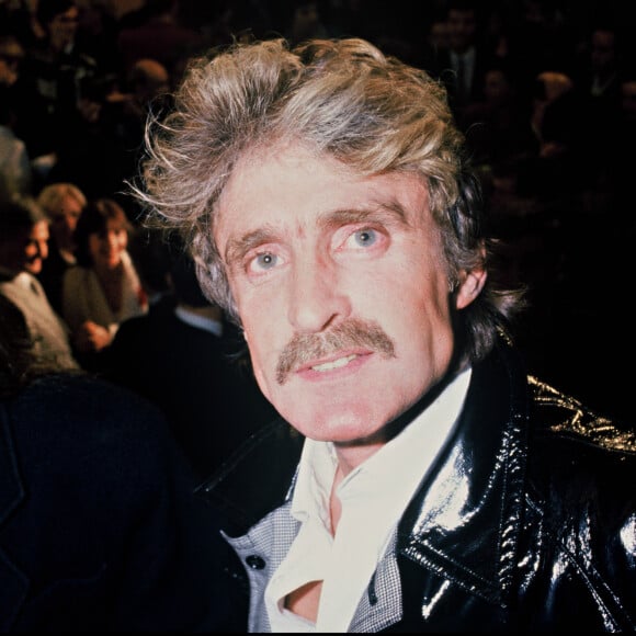 Christophe (Daniel Bevilacqua), en 1987 à Paris. Le chanteur a été inhumé le 7 mai 2020 au cimetière Montparnasse.
