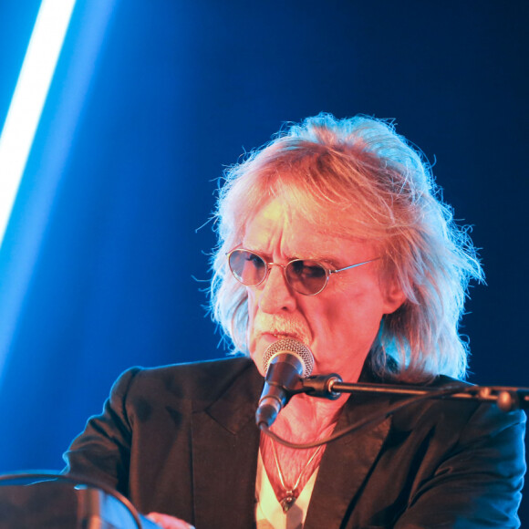 Archives - Le chanteur Christophe ( Daniel Bevilacqua 74 ans) est hospitalisé en réanimation à Paris pour lutter contre le coronavirus (COVID-19) Festival Fnac Live à l'hôtel de ville à Paris le 17 juillet 2014 Stéphane Allaman / Panoramic / Bestimage  File photos Singer Christophe (74) is hospitalized in intensive care in Paris to fight against the coronavirus (COVID-19)17/07/2014 - Paris