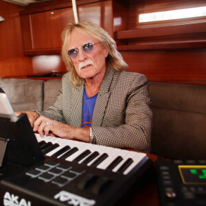 Exclusif - Christophe (Daniel Bevilacqua) à Port-Grimaud en août 2014. Le chanteur a été inhumé le 7 mai 2020 au cimetière Montparnasse.