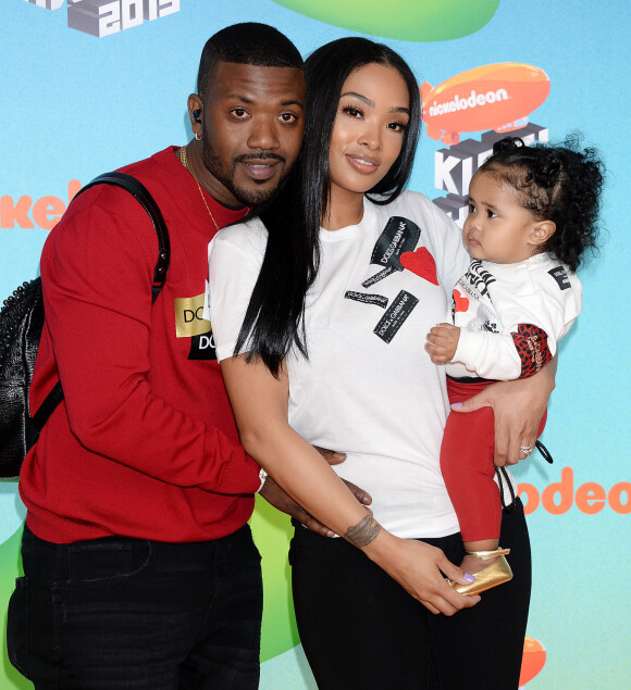 Ray J en famille au photocall des "Kids' Choices Awards 2019" à Los Angeles, le 23 mars 2019.