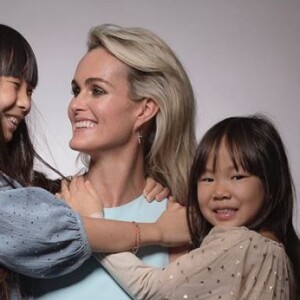 Laeticia Hallyday comblée auprès de ses fille Jade et Joy pour la fête des Mères célébrée le 10 mai 2020 aux Etats-Unis.