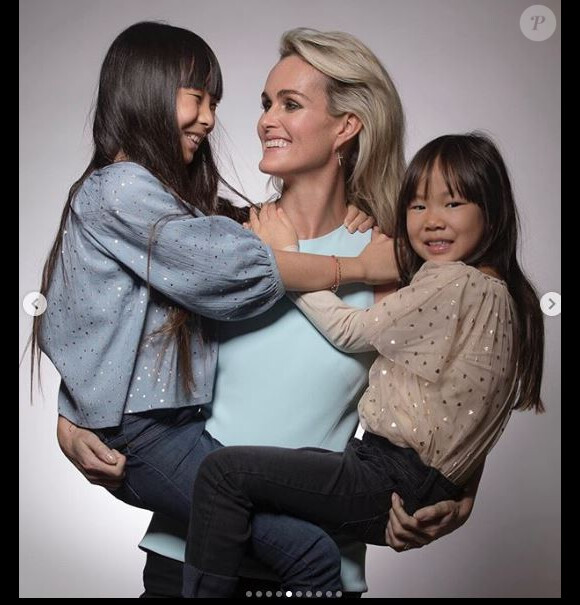 Laeticia Hallyday comblée auprès de ses fille Jade et Joy pour la fête des Mères célébrée le 10 mai 2020 aux Etats-Unis.