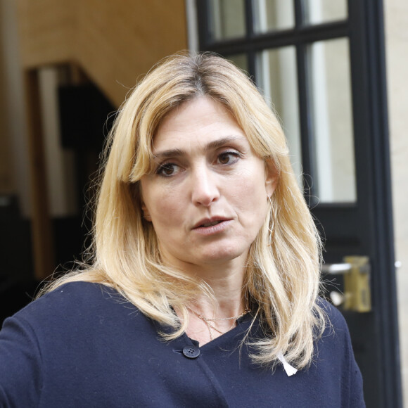 Julie Gayet (Ambassadrice de la Fondation des femmes) lors de la présentation de la Cité Audacieuse avant l'inauguration du 5 mars, à Paris, France, le 3 mars 2020. La Cité Audacieuse: lieu unique dédié à l'égalité Femmes-Hommes et à la lutte contre les violences faites aux femmes ! © Marc Ausset-Lacroix/Bestimage