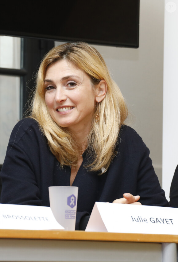 Julie Gayet (Ambassadrice de la Fondation des femmes) lors de la présentation de la Cité Audacieuse avant l'inauguration du 5 mars, à Paris, France, le 3 mars 2020. La Cité Audacieuse: lieu unique dédié à l'égalité Femmes-Hommes et à la lutte contre les violences faites aux femmes ! © Marc Ausset-Lacroix/Bestimage