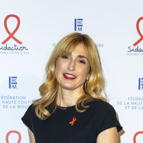 Julie Gayet lors du photocall de la 18ème édition du "Dîner de la mode du Sidaction" au Pavillon Cambon Capucines - Potel et Chabot à Paris, France, le 23 janvier 2020. © Olivier Borde/Bestimage