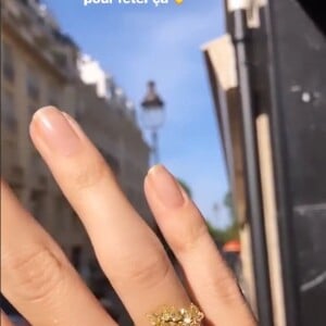 Iris Mittenaere dévoile la bague que Diego lui a offert pour son anniversaire. Instagram. Le 6 mai 2020.