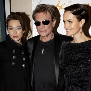 Exclusif - Laura Smet, Johnny Hallyday et Laeticia Hallyday - Vente aux enchères des poupées "Frimousses des créateurs" au profit de l'Unicef à l'hôtel des ventes Drouot, à Paris, le 13 décembre 2011.