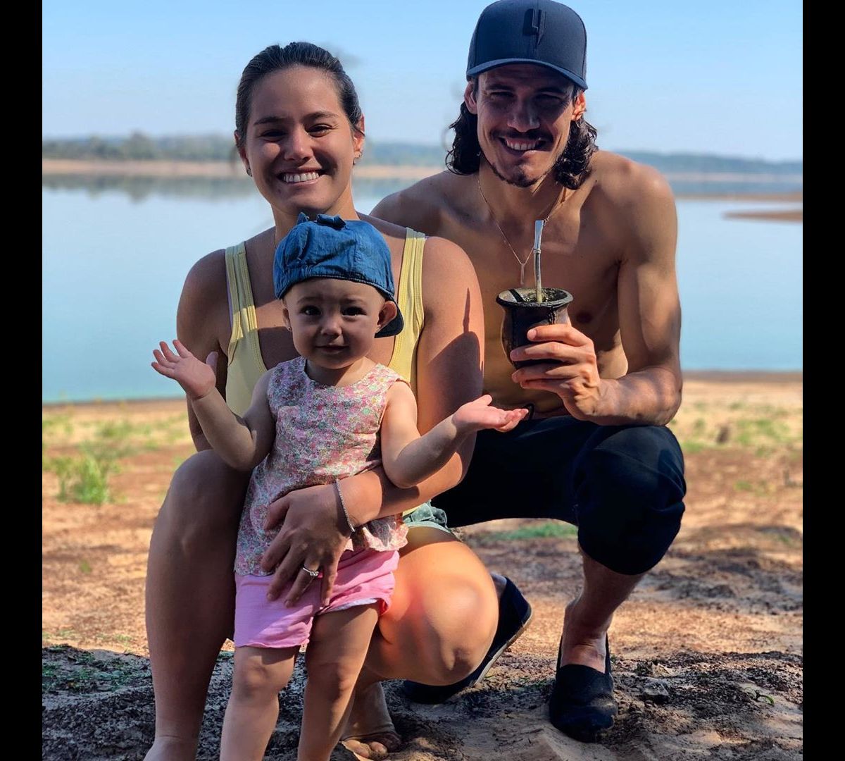 Edinson Cavani En Famille En Uruguay Confinement Tres Nature Loin Du Psg Purepeople