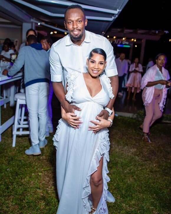 Usain Bolt et sa fiancée Kasi Bennett enceinte de leur premier enfant, le 15 mars 2020. Le couple a accueilli une petite fille comme l'a annoncé le Premier ministre jamaïcain le 18 mai 2020.