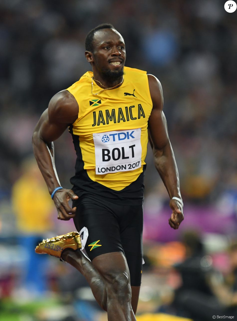 Usain Bolt se qualifie lors des demi-finales du 100m lors ...