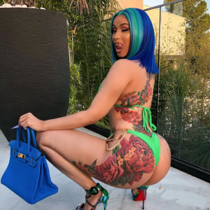 Cardi B montre son nouveau tatouage. Mai 2020.