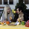 En France, à Paris, Guy Bedos et sa femme Sophie Daumier chez eux le 21 mars 1969.
