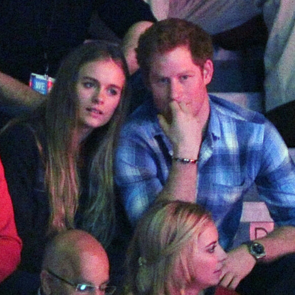 Le prince Harry d'Angleterre, sa compagne Cressida Bonas, dans les tribunes du stade de Wembley lors de l'évènement "We Day UK" à Londres. Le 7 mars 2014