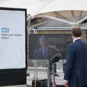 Par vidéo depuis sa résidence écossaise de Birkhall, où il est en convalescence des suites du coronavirus, le Prince Charles inaugure le Nigtingale Hospital London - Inauguration de l'hôpital provisoire Nightingale Hospital London (NHS) pour les patients atteints du coronavirus (Covid-19) à Londres, le 3 avril 2020.