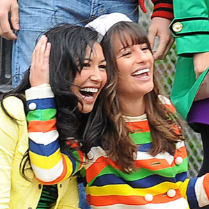 Lea Michele et Naya Rivera sur le tournage de "Glee" à New York. Le 29 avril 2011. @Humberto Carreno/Startraks/ABACAPRESS.COM