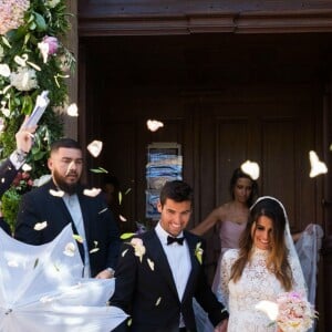 Exclusif - Arrivées et sorties du mariage religieux de Karine Ferri et Yoann Gourcuff à l'église de La Motte, France, le 8 juin 2019. Après 8 ans de vie commune et deux enfants, Karine et Yoann se sont dit "oui" lors d'une sublime cérémonie ce samedi pendant ce beau week-end de Pentecôte ensoleillé, entourés de leurs familles et de leurs amis. Le père Michel Klakus a célébré la messe. Karine porte une robe en dentelle blanche Celestina Agostino, une bague et une paire de boucles d'oreilles Cartier, son mari Yoann porte un costume Giorgio Armani. L'agence Les Têtes Chercheuses s'est occupée du wedding planning. C'est au domaine des Grottes que le repas de noces et la soirée se sont déroulés.