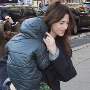 Charlotte Gainsbourg et sa fille Joe à la première de "Cinderella" au Tribeca Grand Hotel à New York, le 8 mars 2015.