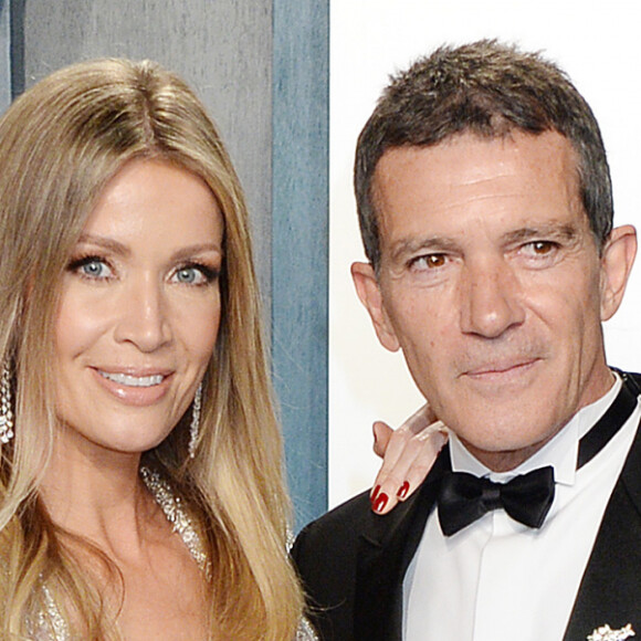 Antonio Banderas et sa compagne Nicole Kimpel - People à la soirée "Vanity Fair Oscar Party" après la 92ème cérémonie des Oscars 2020 au Wallis Annenberg Center for the Performing Arts à Los Angeles, le 9 février 2020.