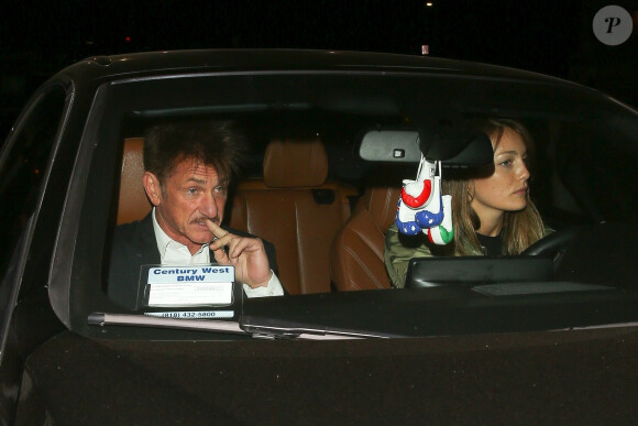Exclusif - Sean Penn et sa compagne Leila George sont allés diner en amoureux au restaurant Giorgio Baldi dans le quartier Santa Monica à Los Angeles, le 19 novembre 2019