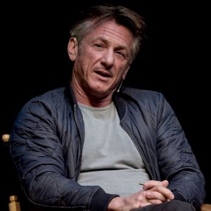 Sean Penn discute de son premier roman, "Bob Honey Who Do Stuff", lors du Live Talks Los Angeles à Santa Monica, Californie, Etats-Unis, le 3 avril 2018.