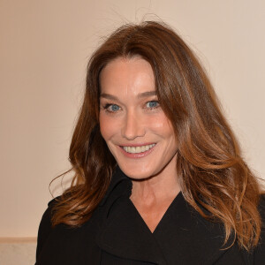 Carla Bruni-Sarkozy lors du photocall du dernier défilé de mode Haute-Couture printemps-été 2020 "Jean-Paul Gaultier" au théâtre du Châtelet à Paris, France, le 22 janvier 2020. © Veeren-Clovis/Bestimage